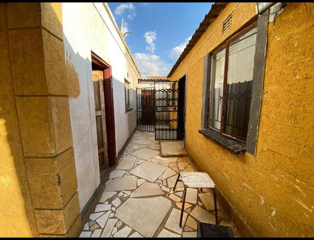 5 BEDROOM HOUSE FOR SALE IN KATLEHONG SOUTH